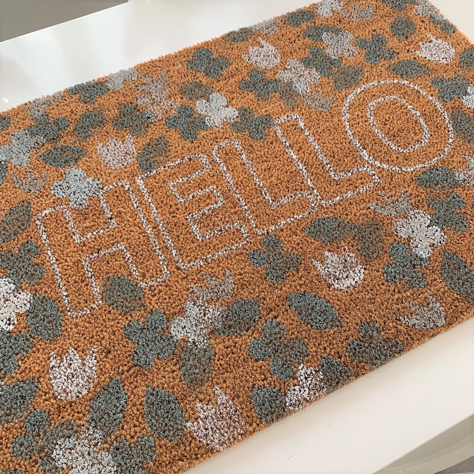 How to Make a DIY Doormat without Cricut or Stencils