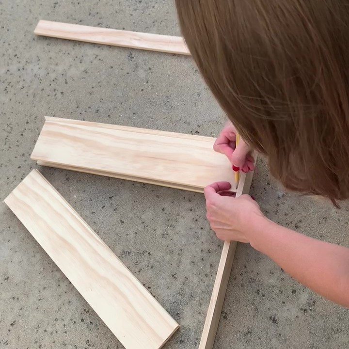 cut sides of DIY floating shelf