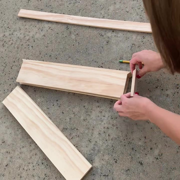 cut sides of DIY floating shelves