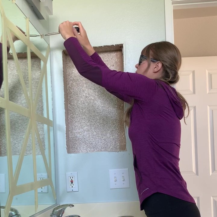 remove bathroom vanity mirror