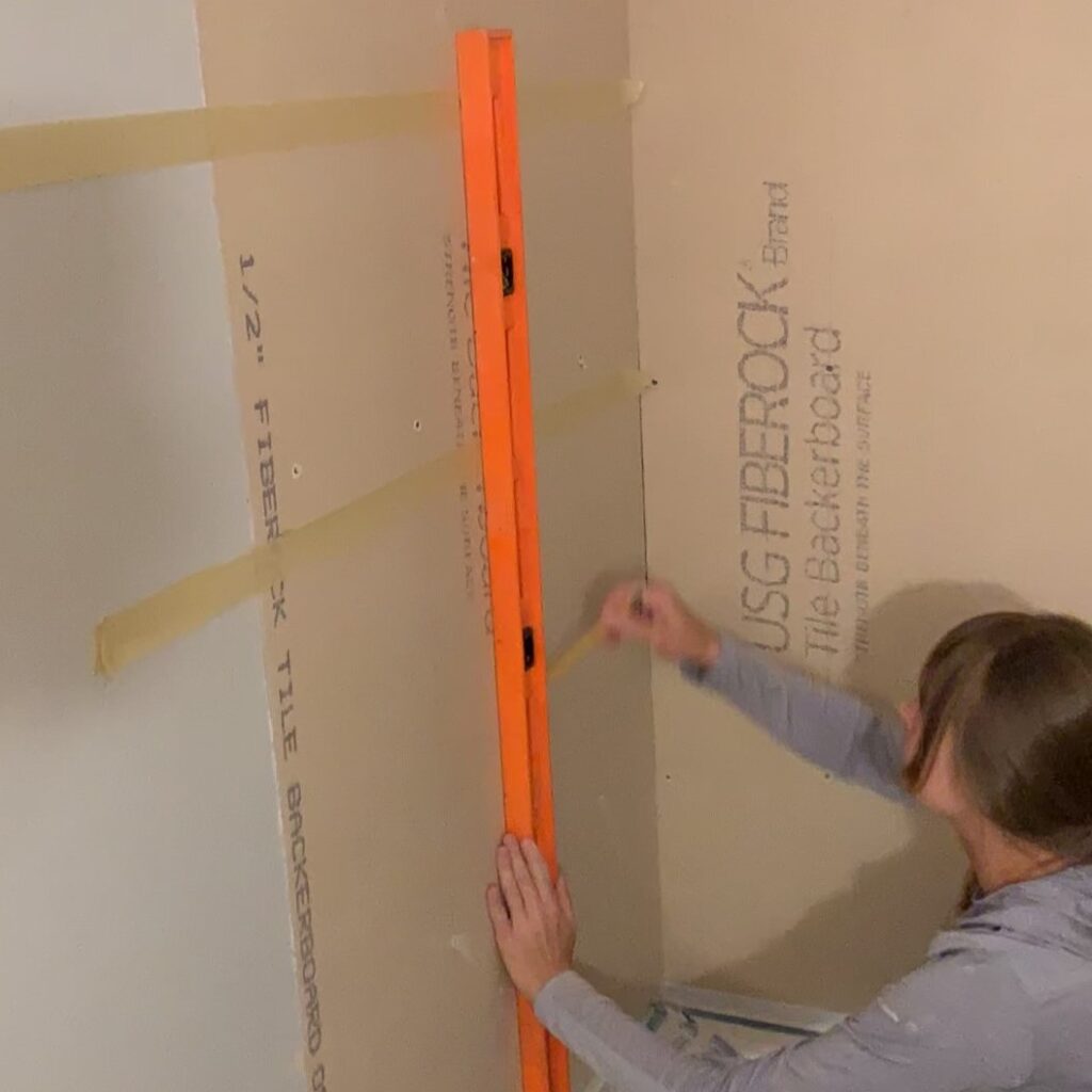 leveling shower niche