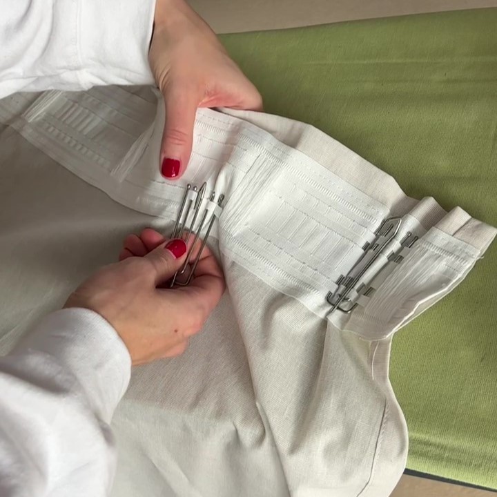 insert curtain hook to pinch pleat IKEA HANNALILL curtains