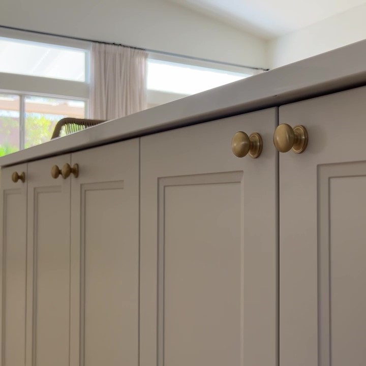 Satin brass finish