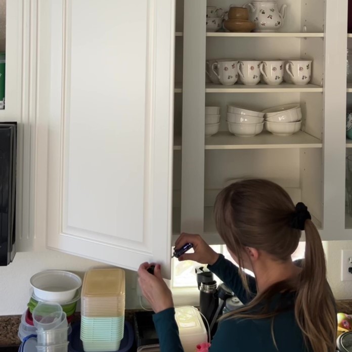 installing kitchen cabinet knobs