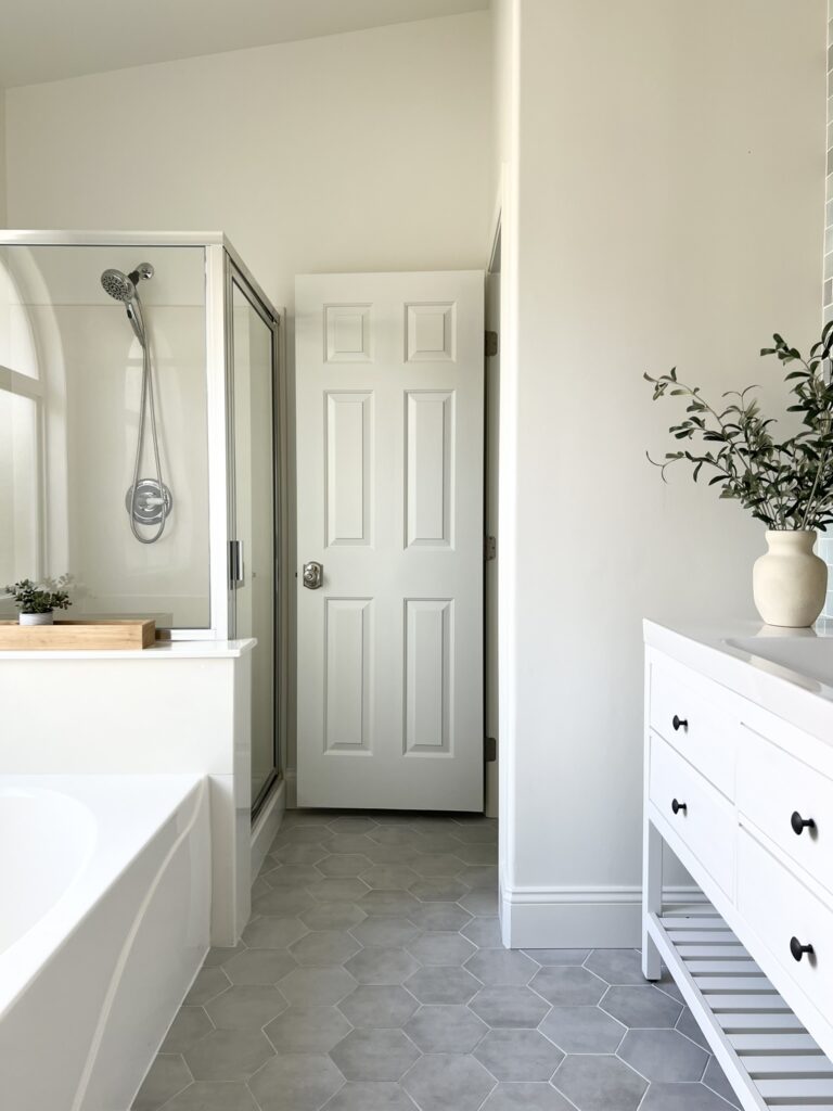 Sherwin Williams Alabaster bathroom