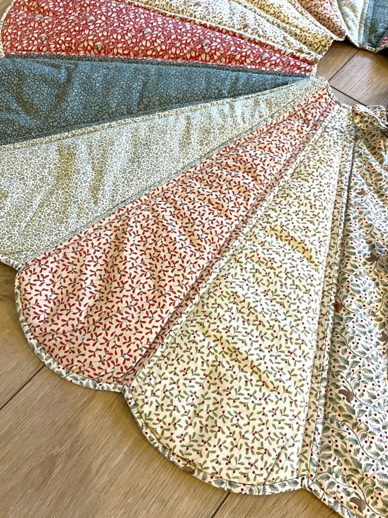 scalloped christmas tree skirt